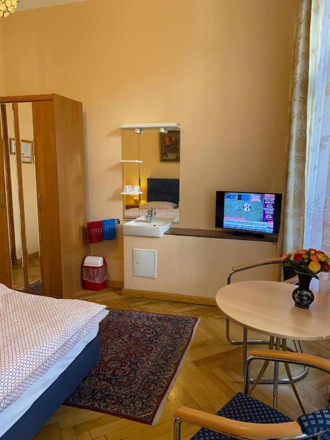Hotel Gunia Berlin Ngoại thất bức ảnh